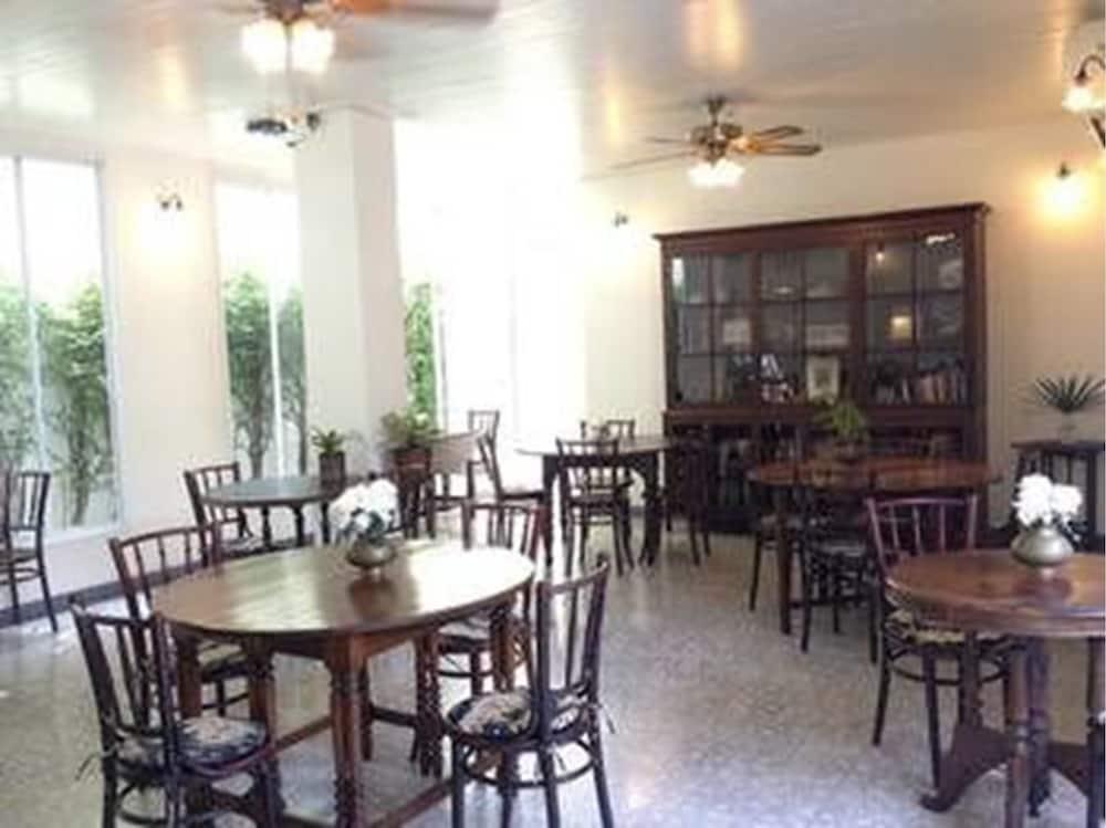 Ssip Boutique Dhevej Hotel 4*
